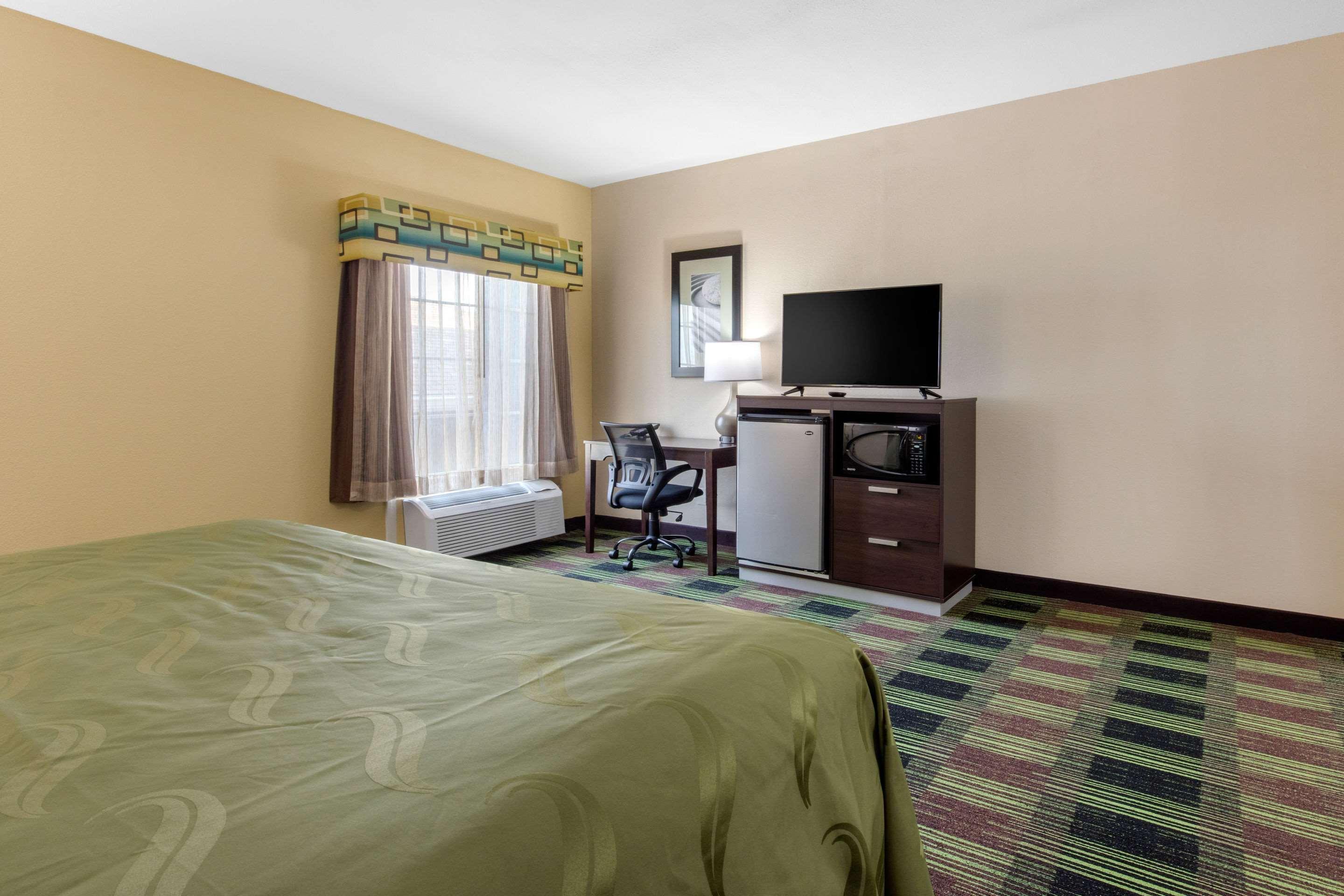 Quality Inn Cadiz Esterno foto