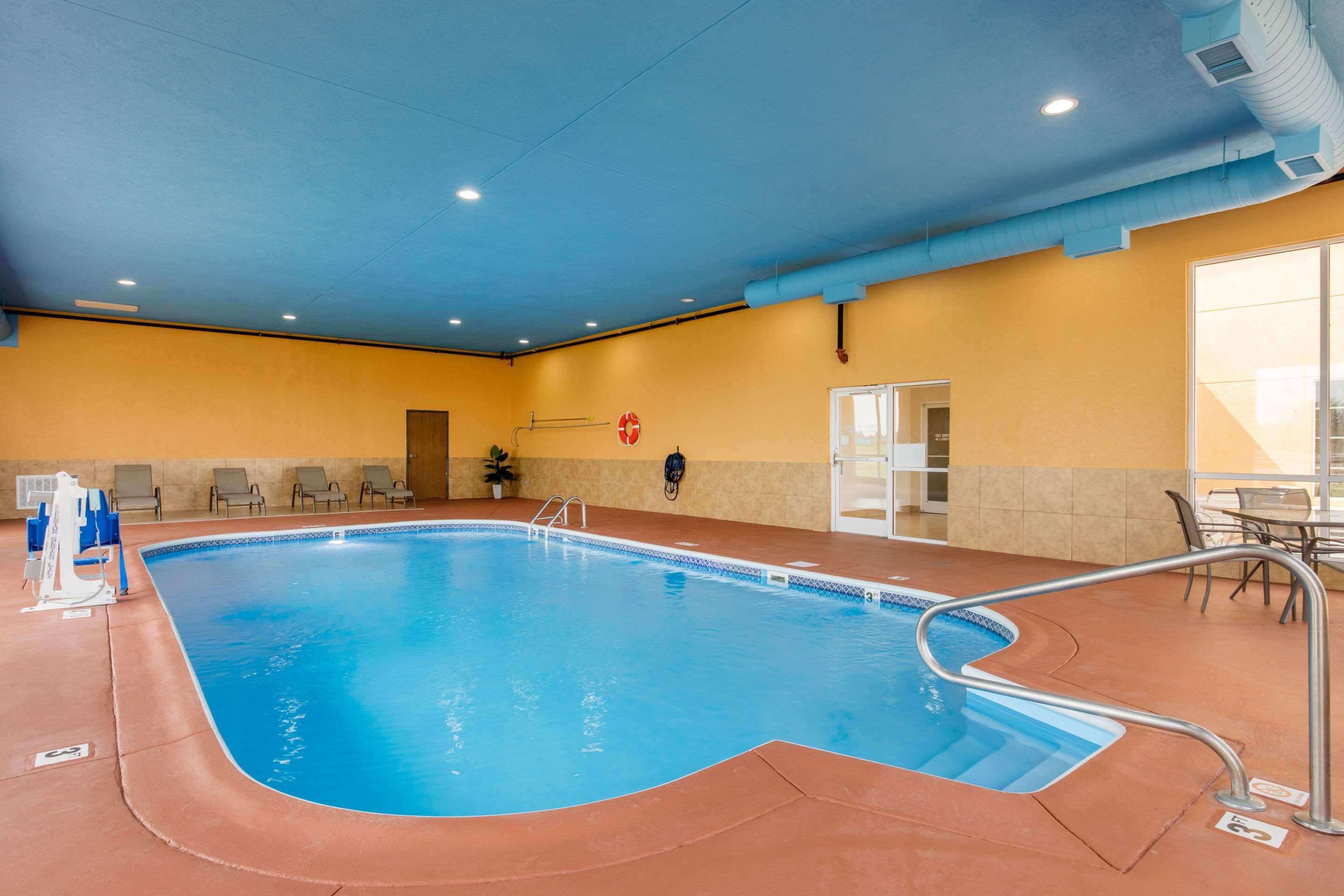 Quality Inn Cadiz Esterno foto