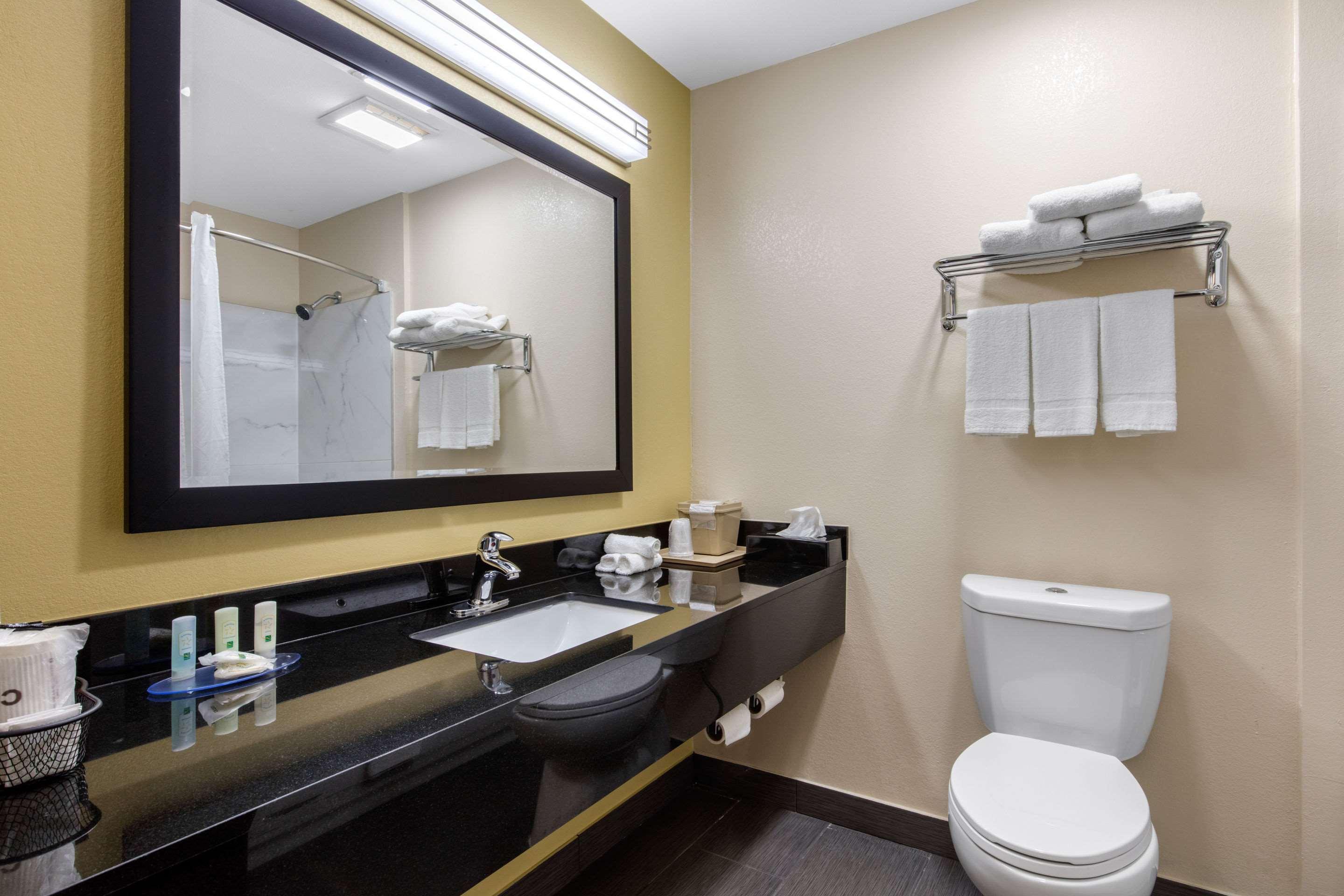 Quality Inn Cadiz Esterno foto