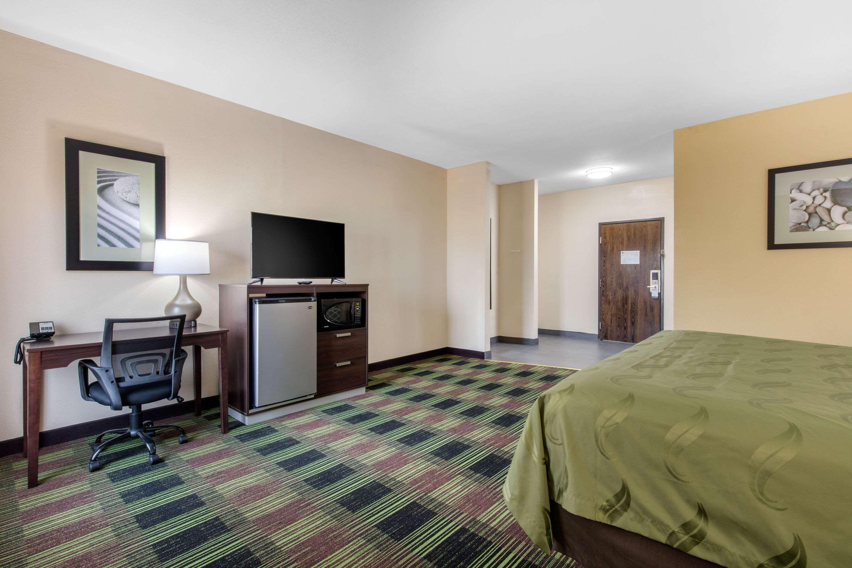 Quality Inn Cadiz Esterno foto