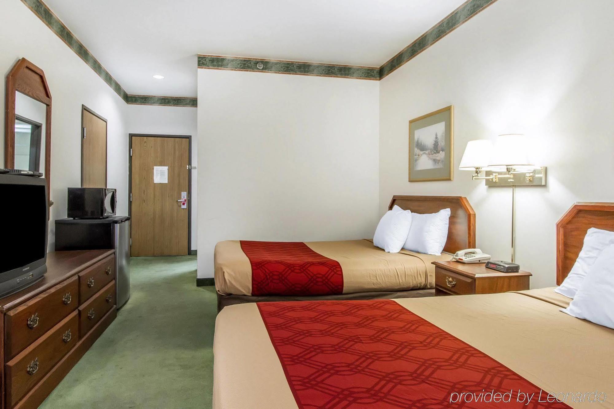 Quality Inn Cadiz Esterno foto